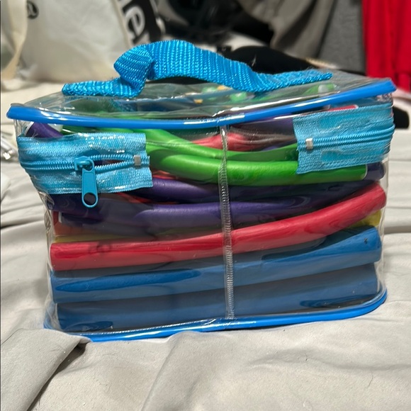 Amazon Essentials Multi-Color Hair Styling Set - Picture 3 of 6